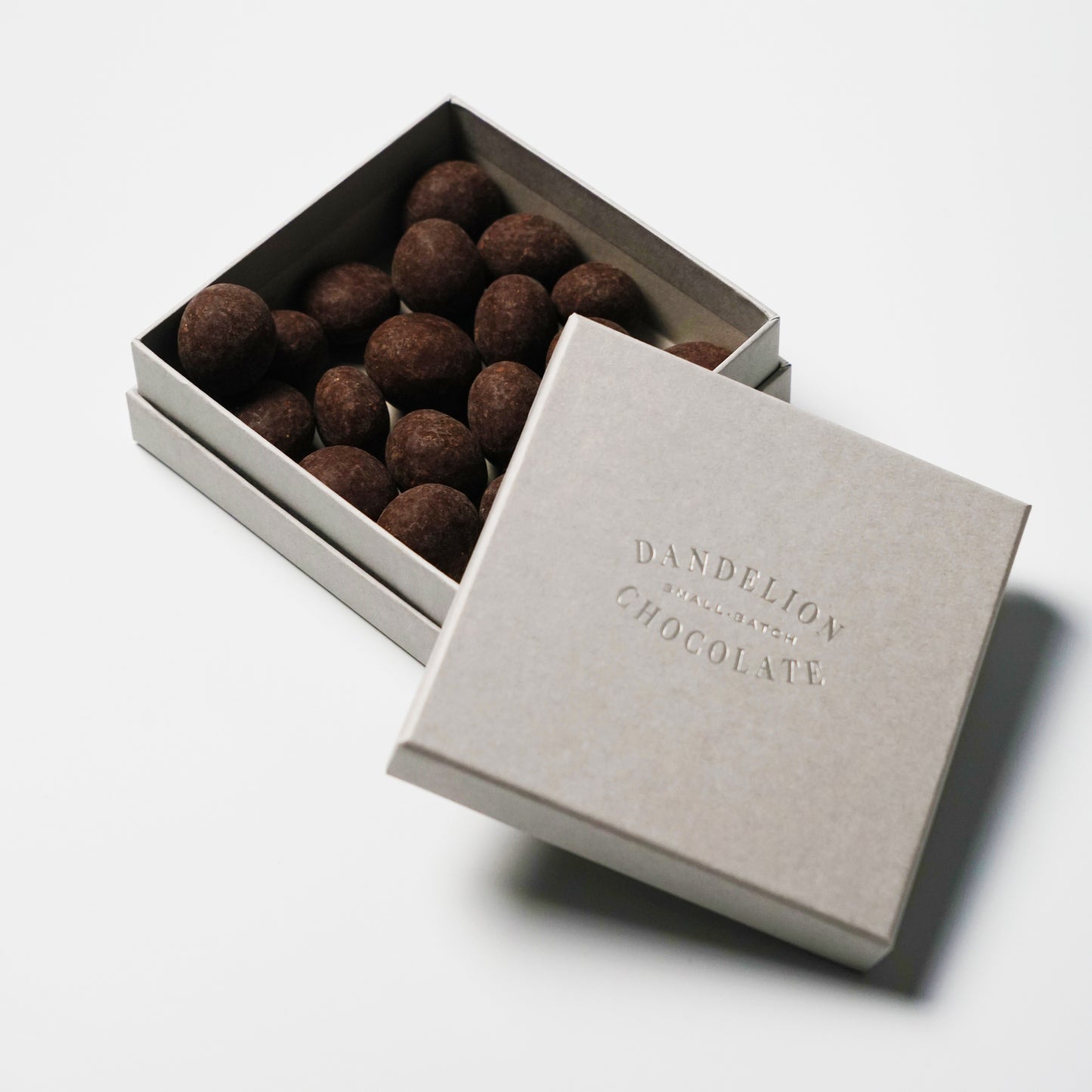 【Dandelion Chocolate×African Stories】マカダミアナッツ・チョコレート