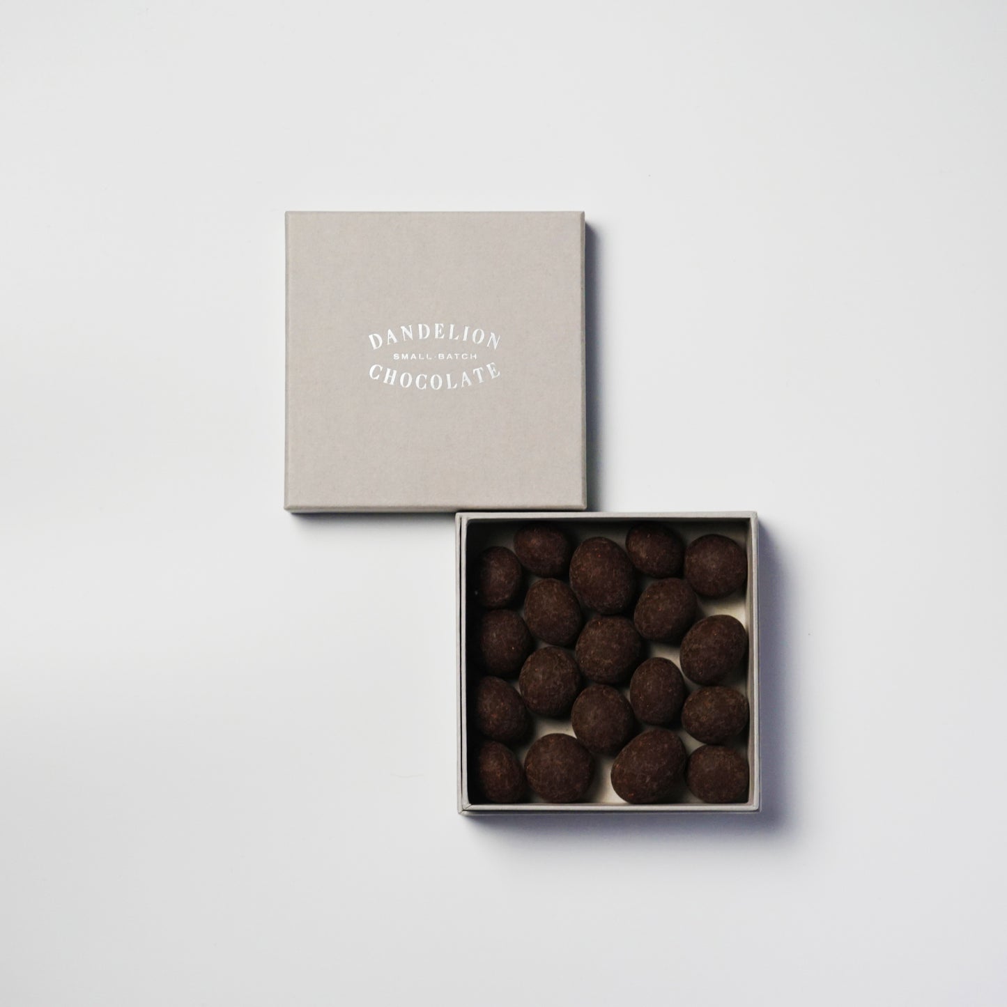 【Dandelion Chocolate×OSTI】マカダミアナッツ・チョコレート