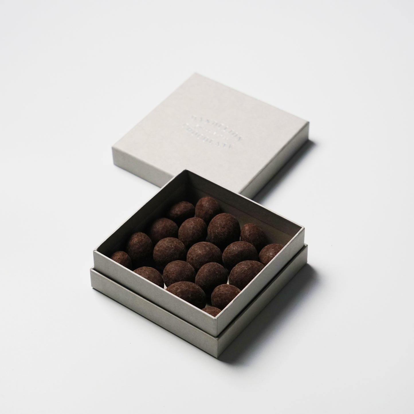 【Dandelion Chocolate×OSTI】マカダミアナッツ・チョコレート